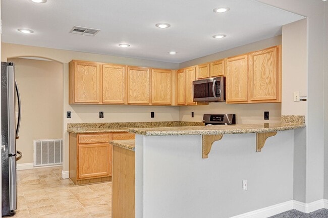 Building Photo - AMBER RIDGE Gated Beauty in Summerlin! 1600+ SF Condo