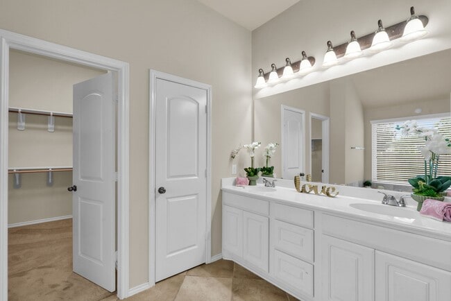 Building Photo - 12938 Buchanan Oaks Ln