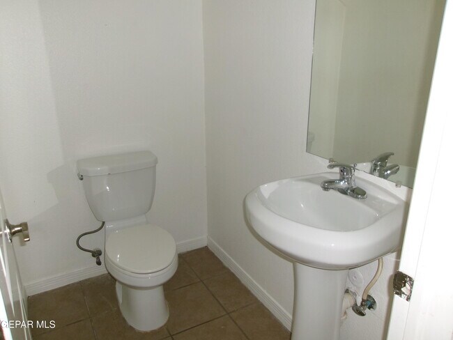 Building Photo - 4704 Pistolero Ln