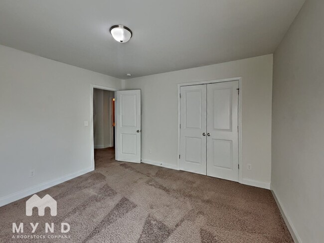 Building Photo - 464 Vandenburg Dr
