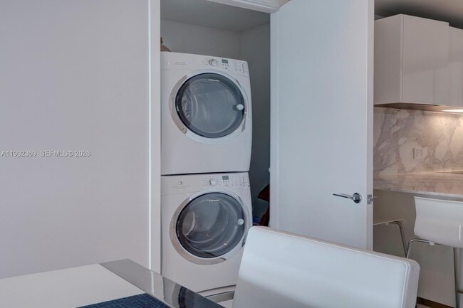 Building Photo - 10203 Collins Ave