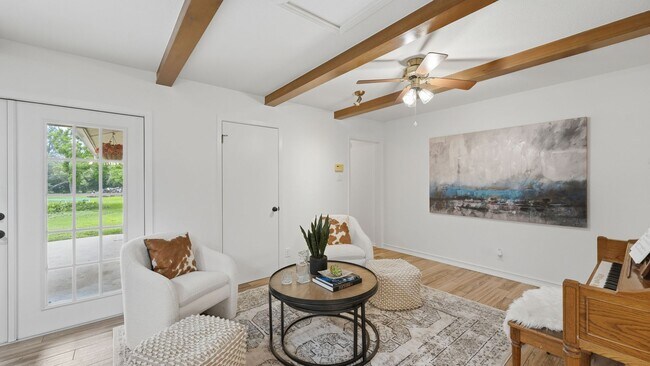 Building Photo - Beautiful Home on Nearly an Acre in Helotes with Pool, Office & No HOA