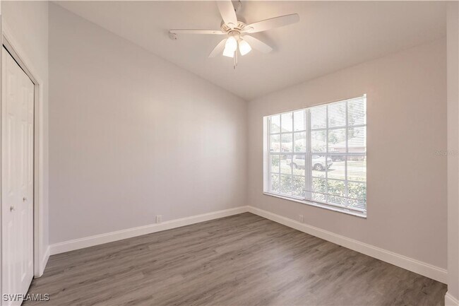 Building Photo - 2615 6th St W