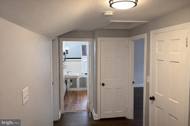 Building Photo - 203 Commonwealth Ave