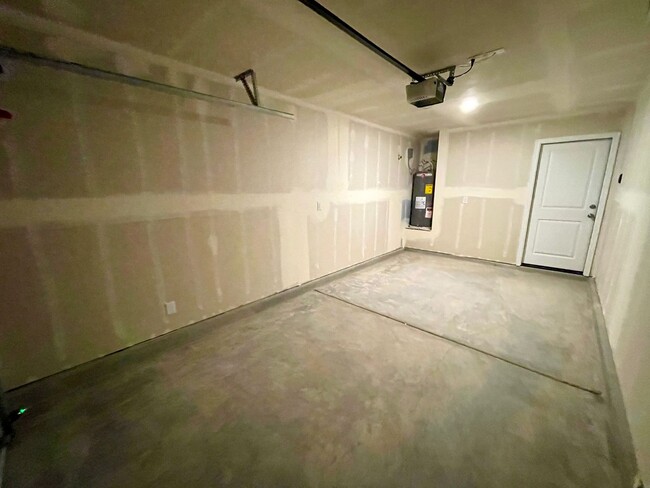 Building Photo - Brand new 3 Bedroom, 2 Bathroom Home in Ne...