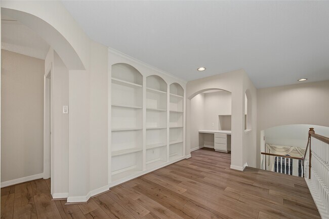 Building Photo - 5807 Bayberry Way