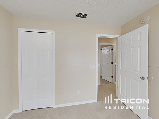 Building Photo - 1583 Naples Cir