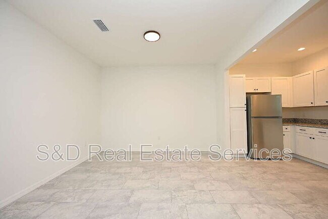 Building Photo - 1011 N Brunnell Pkwy