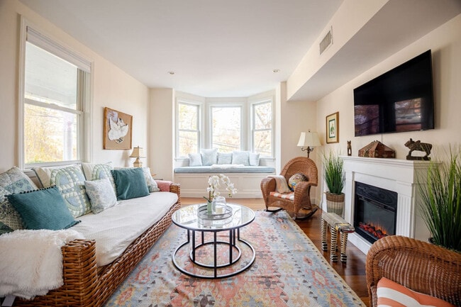 Building Photo - 3 Woodland Dr