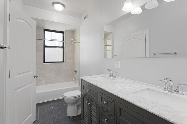 Building Photo - 1638 W Jonquil Terrace