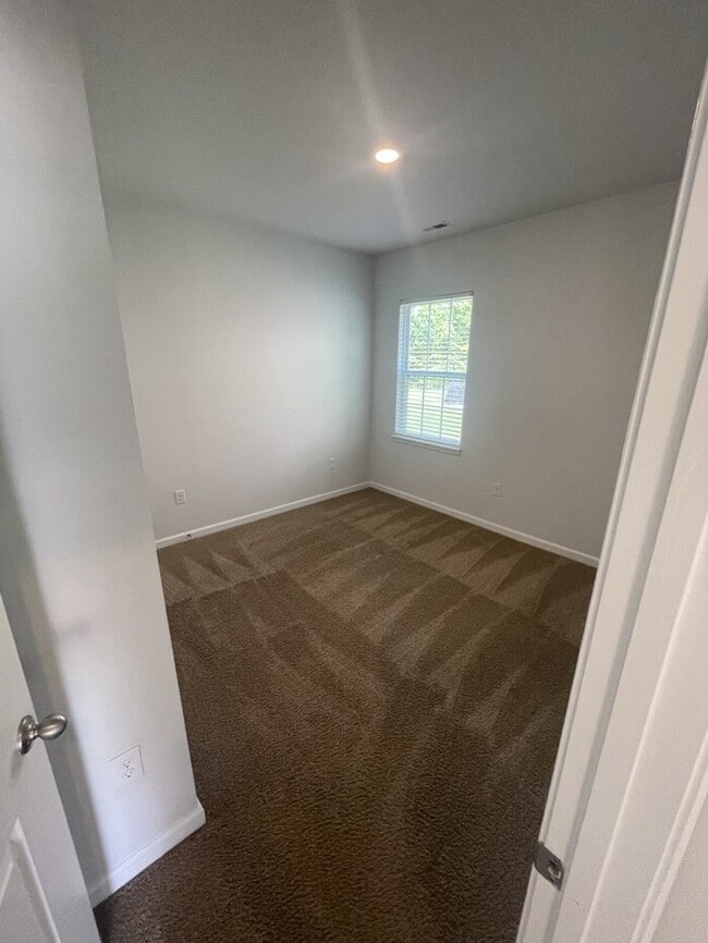 Building Photo - 908 Sea Holly Dr