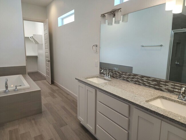 Building Photo - Modern 3-Bed, 2-Bath Home in Rio Rancho’s ...