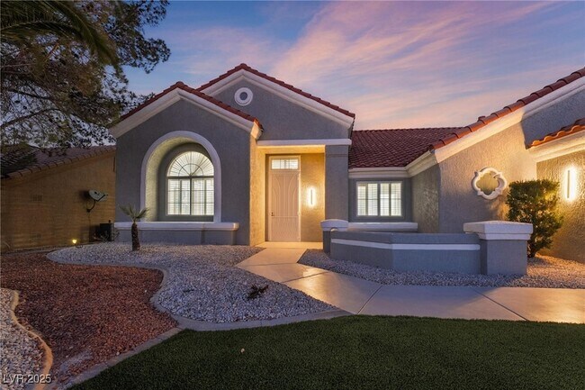Building Photo - 2528 Sunup Dr
