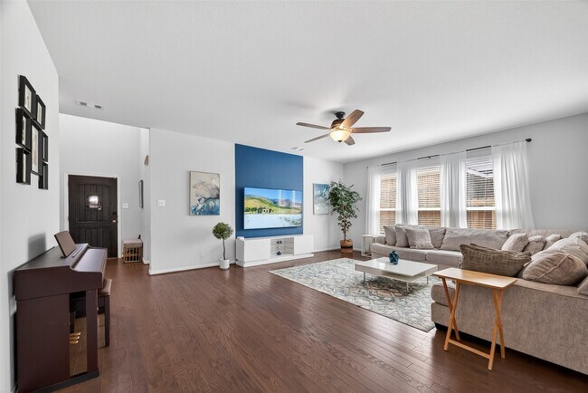 Building Photo - 2314 Trocadero Ln