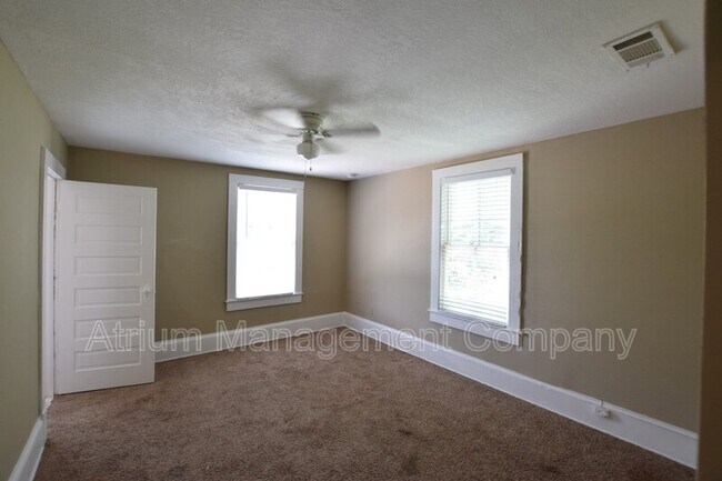 Building Photo - 206 W Wisconsin Ave