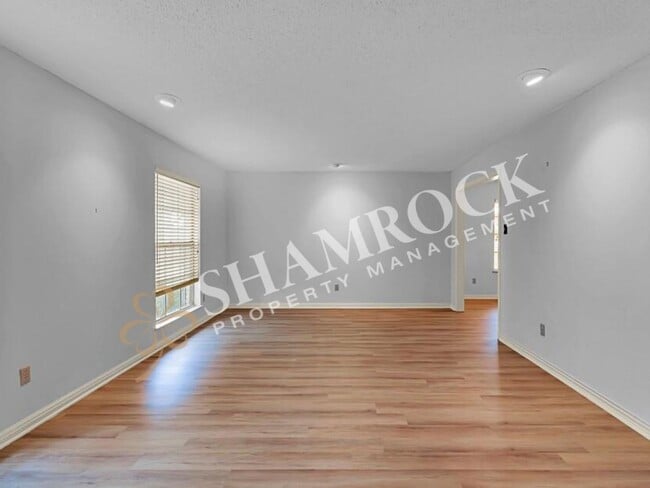 Building Photo - 4613 Westchester Dr