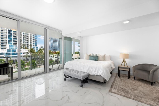 Building Photo - 1 Collins Ave