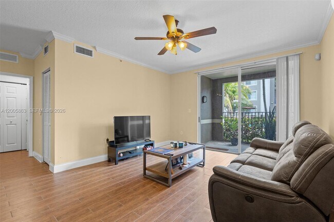 Building Photo - 6841 SW 44th St