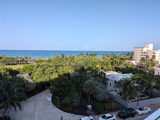 Building Photo - 7600 Collins Ave