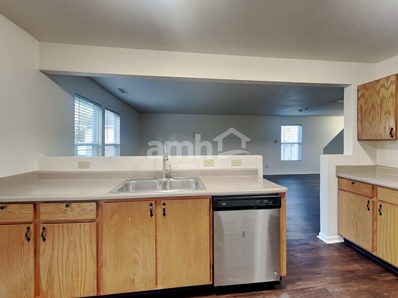 Building Photo - 8045 Bach Dr