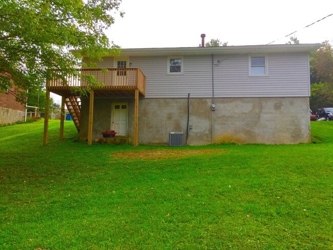 Building Photo - Charming 3 bed, 1 Bath in Shelbyville!