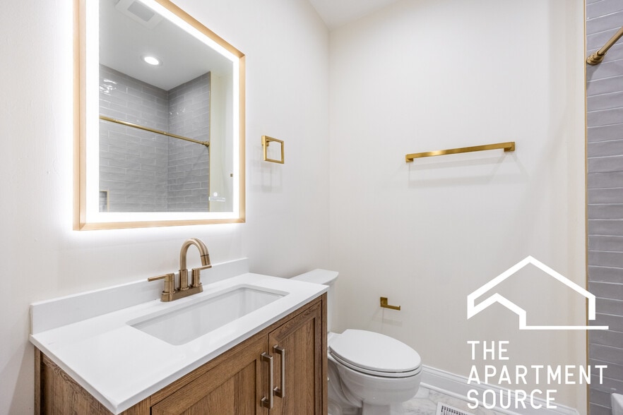 Building Photo - 4636 N Hamilton Ave