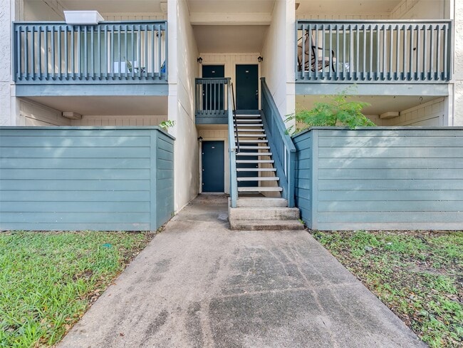 Building Photo - 250 El Dorado Blvd