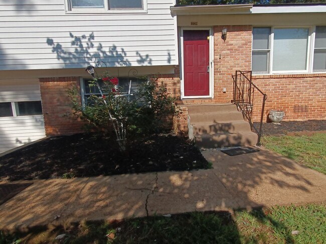 Building Photo - Half off first month rent move in special