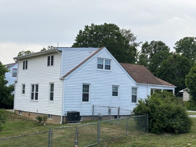 Building Photo - 501 Fairview Ave