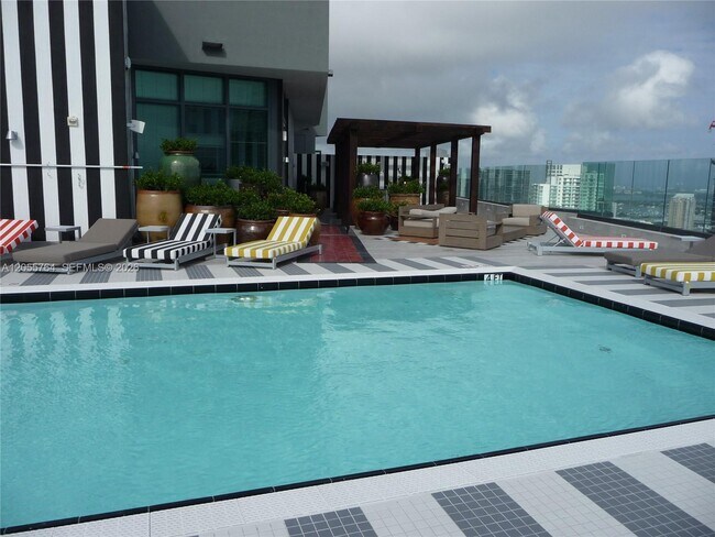 Building Photo - 1300 S Miami Ave