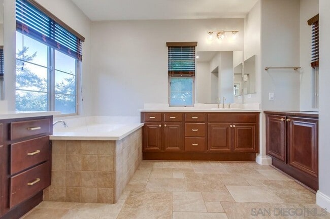 Building Photo - 8297 Katherine Claire Ln