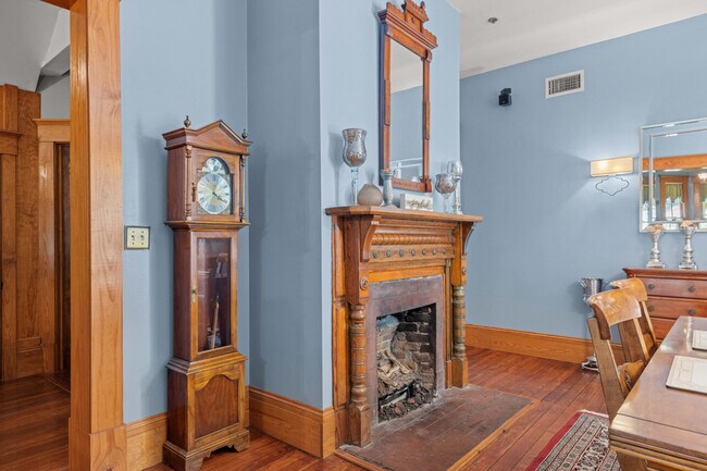 Primary Photo - 221 SE 7th St