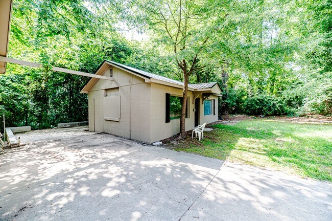 Building Photo - 3226 Hawkins Ave