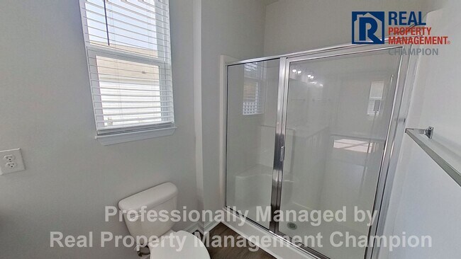 Building Photo - Beautiful 3 BD/2 BA Home in Porters Walk