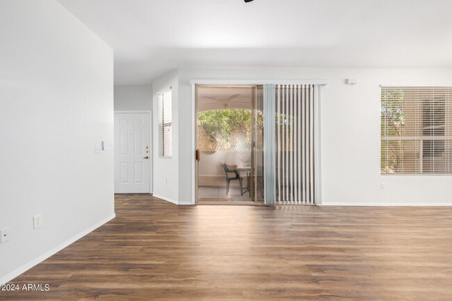 Building Photo - 9550 E Thunderbird Rd