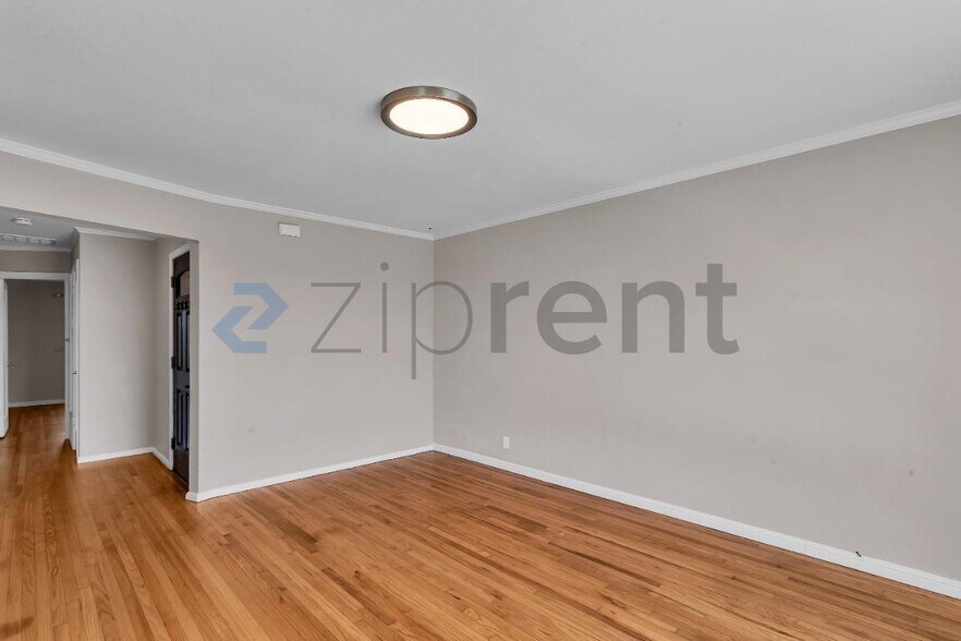 Building Photo - Unit 2466