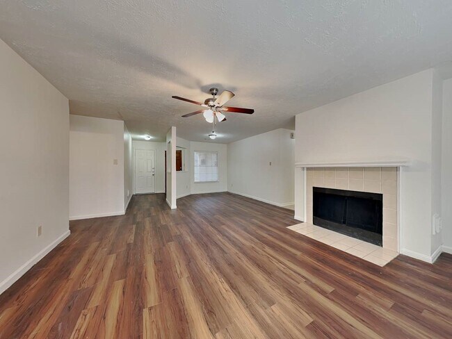 Building Photo - 19315 Bristlestar Dr