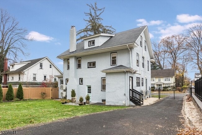 Building Photo - 169 Heywood Ave