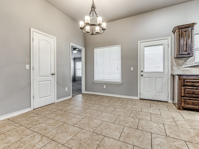 Building Photo - 3 Bed 2 Bath - Deer Creek Schools!