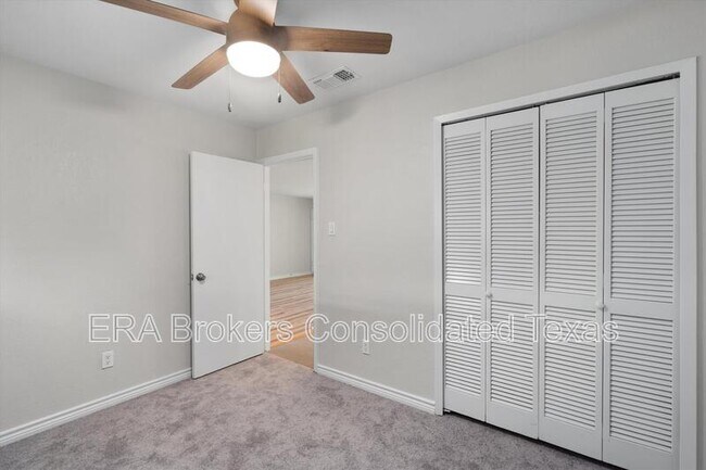 Building Photo - 2532 Chaparral Trail