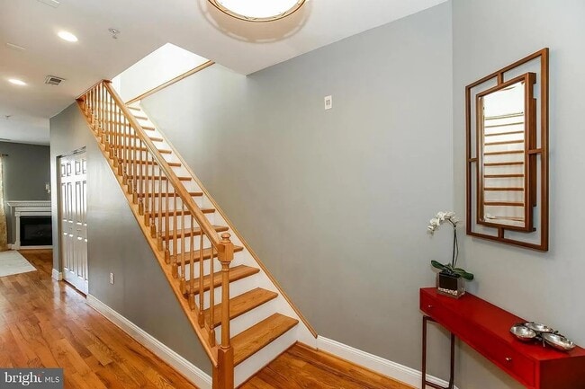 Building Photo - 1417 Chapin St NW