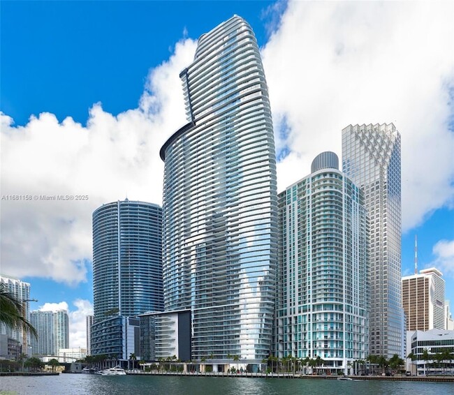 Primary Photo - 300 Biscayne Blvd Way