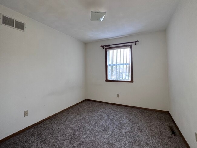 Building Photo - 6497 Maeve Ln