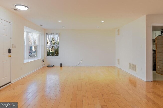 Building Photo - 21 Stokes Rd