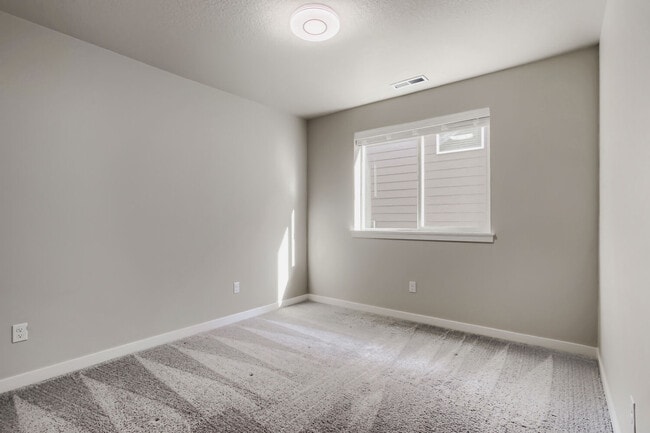 Building Photo - 8516 SW Hamilton Ter