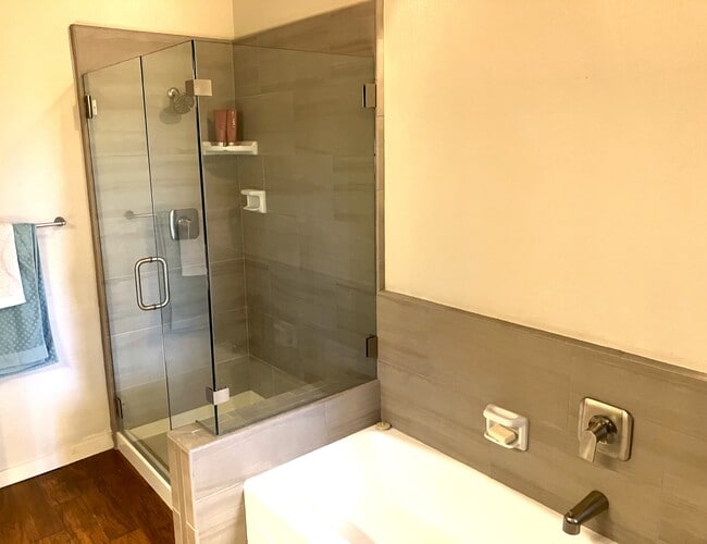 Building Photo - 1032 Leff St