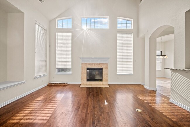 Building Photo - Stunning 4-Bedroom Rental Home with office...