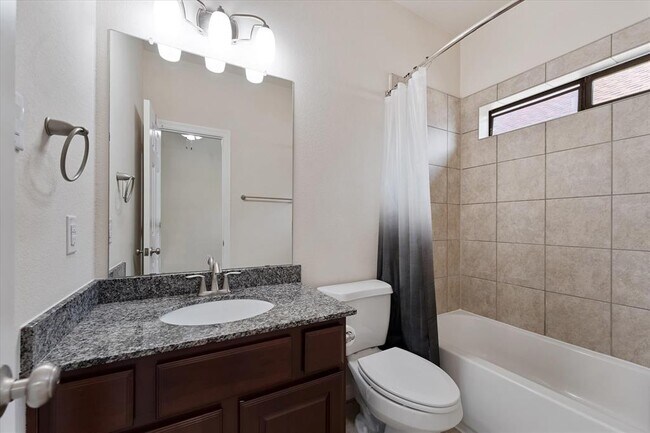 Building Photo - 5502 Lunia Ln