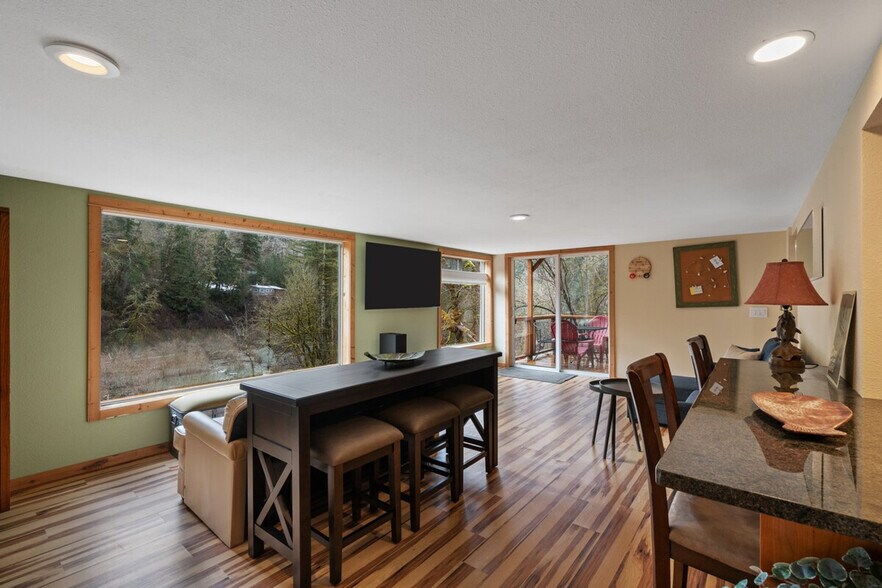 Building Photo - 11582 Washougal River Rd