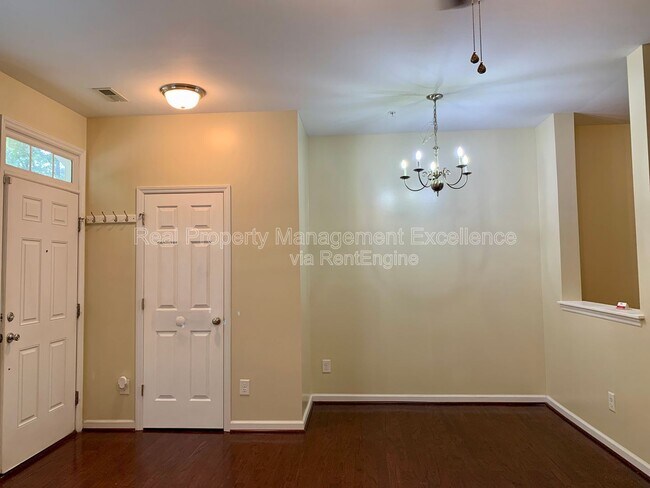 Building Photo - 300 Coalinga Lane